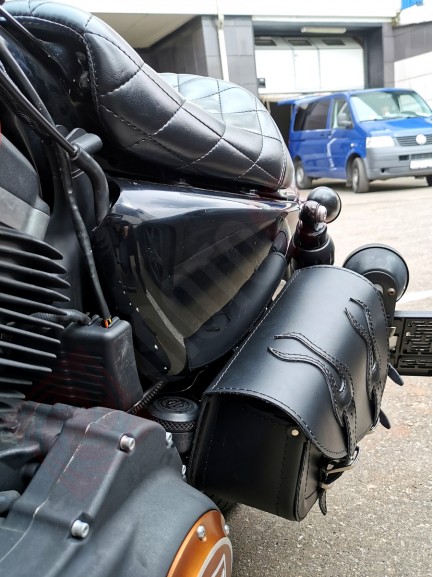 Кофр на маятник M1965 пламя basic Harley Davidson Sportster